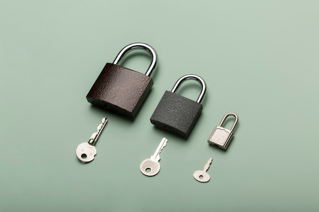 Protection concept with lock