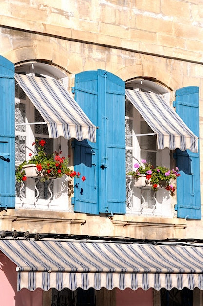 南フランスのフランス窓のプロバンススタイル