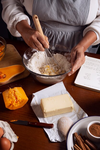 Pumpkin pie making arrangement