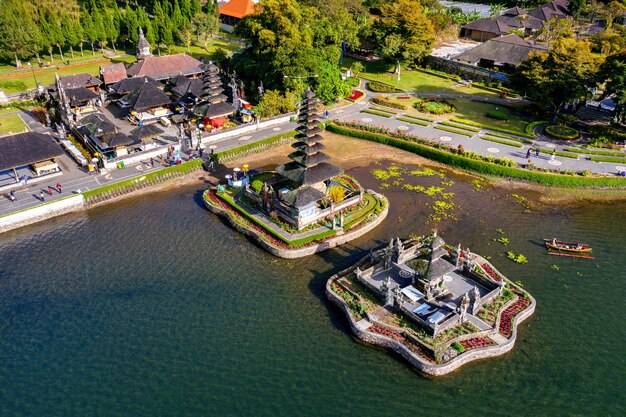 インドネシア、バリ島のプラウルンダヌブラタン寺院