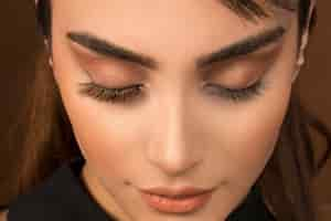 Free photo pure eye makeup with brown eyeshadow