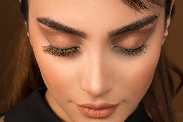 Pure eye makeup with brown eyeshadow