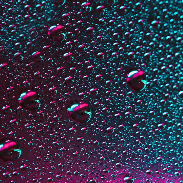 무료 사진 창의적인 배경을 위해 응축 된 순수한 물방울