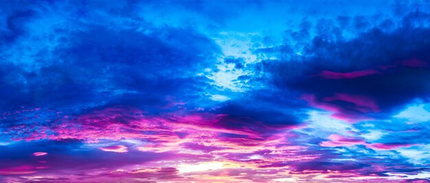 Фиолетовый облачное небо