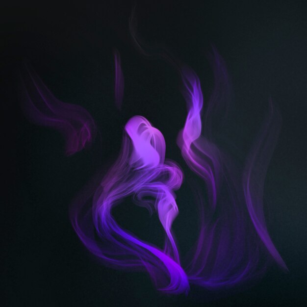 Фиолетовое пламя на черном фоне