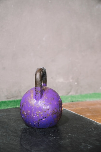 Free photo purple kettlebell