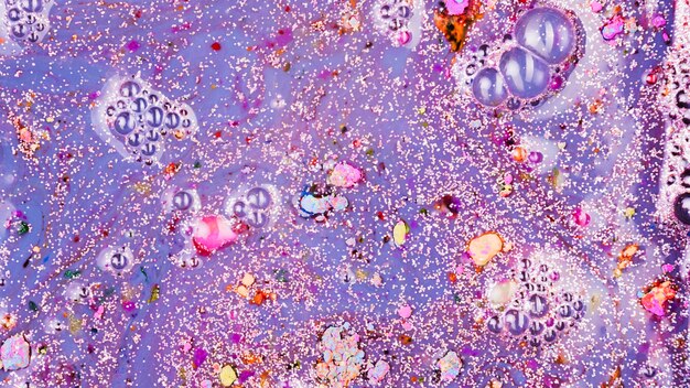 紫色の液体とピンククラム