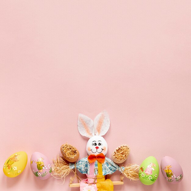 塗装卵とウサギの装飾