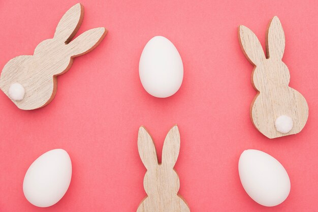 토끼 모양과 계란 테이블에