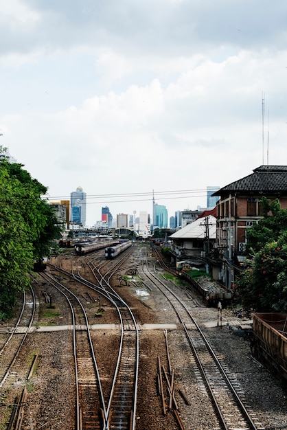 タイバンコクのHua Lampong駅の鉄道線路