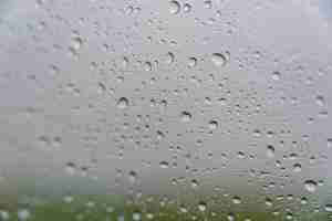 Бесплатное фото Дождливый день - за окном машины