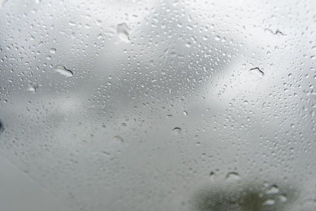 Дождливый день - за окном машины