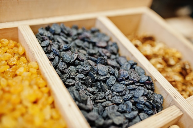 Free photo raisins on the shelf of a supermarket or grocery store