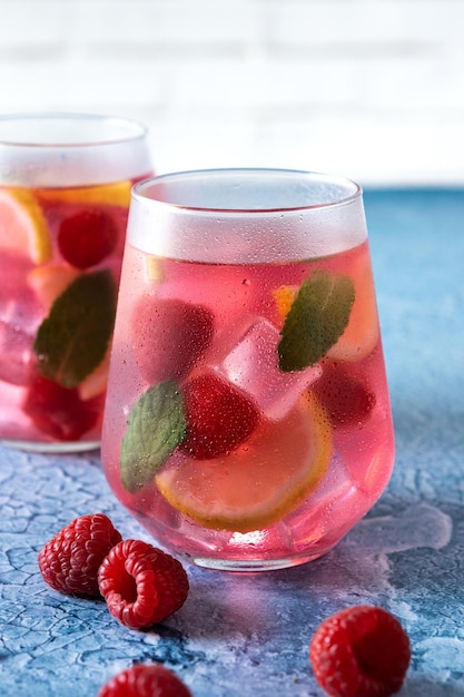 Raspberry lemonade drink