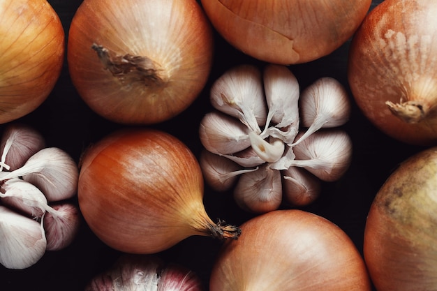 Raw and cutting onions and garlic