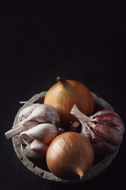 Raw and cutting onions and garlic