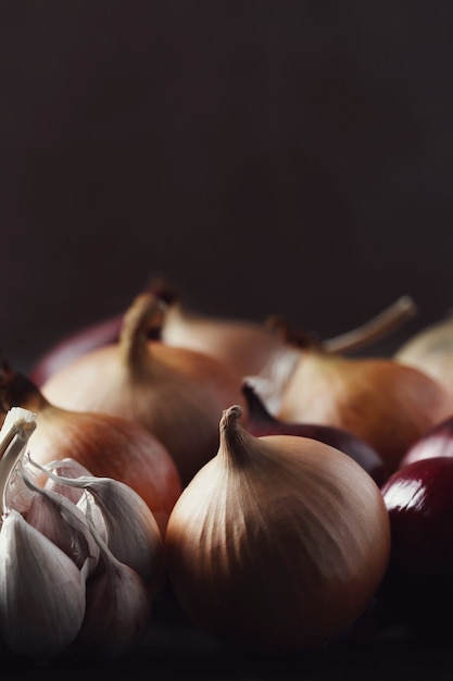 Raw and cutting onions and garlic