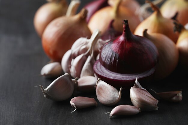 Raw and cutting onions and garlic