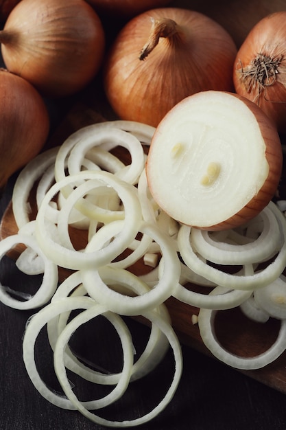 Free photo raw and cutting onions