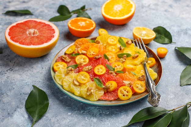 Free photo raw homemade citrus salad