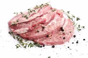 Free photo raw meat with spices