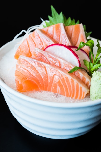 Foto gratuita salmon sashimi raw