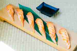 Free photo raw with fresh salmon fish meat sushi