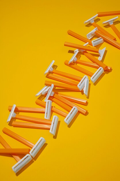 Razor blades with yellow background