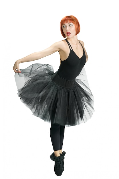 Foto gratuita ballerina rossa indossa il nero tutu