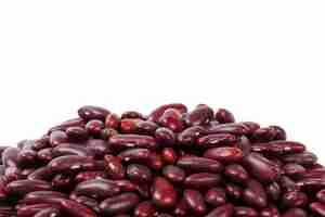 Free photo red bean isolated on white background