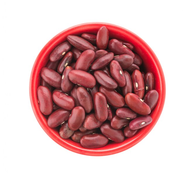 白い背景で隔離赤い豆の腎臓