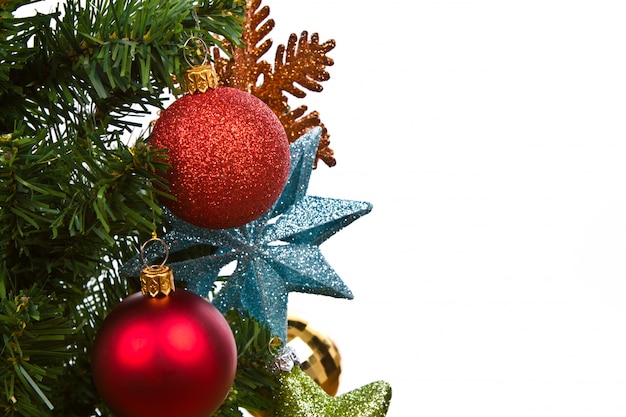 クリスマスの装飾と赤のクリスマスボール