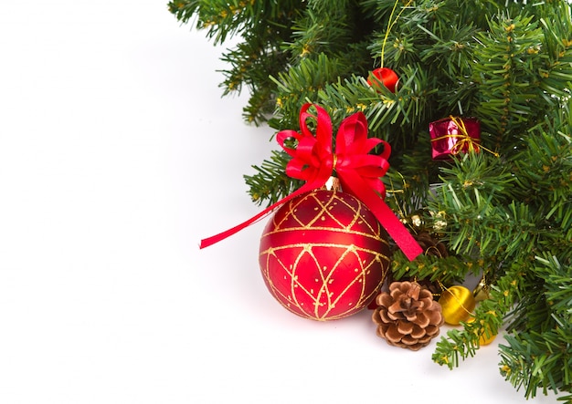 クリスマスの装飾と赤のクリスマスボール