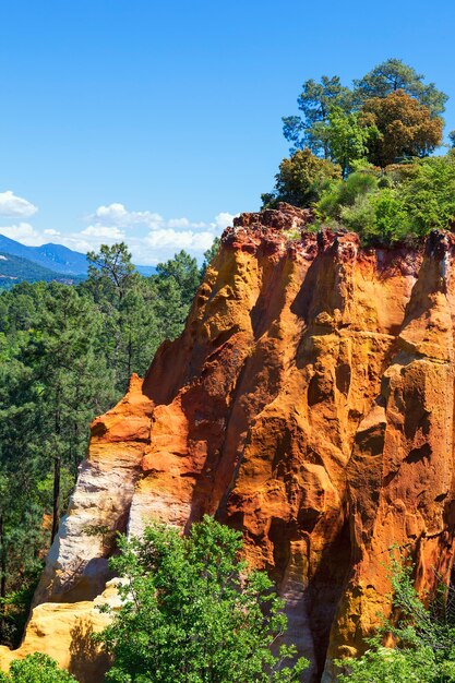 Красные скалы в Руссильоне (Лез-Окр), Прованс, Франция