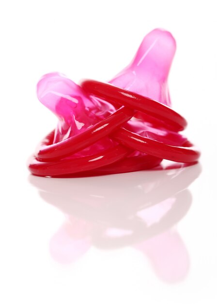 고립 된 빨간 콘돔