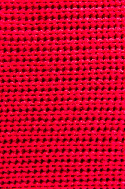 Красные волокна с вязаным узором