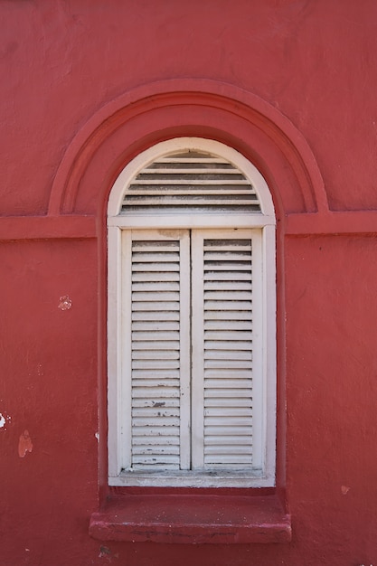 Foto gratuita melaka rosso vecchio dettaglio chiusa