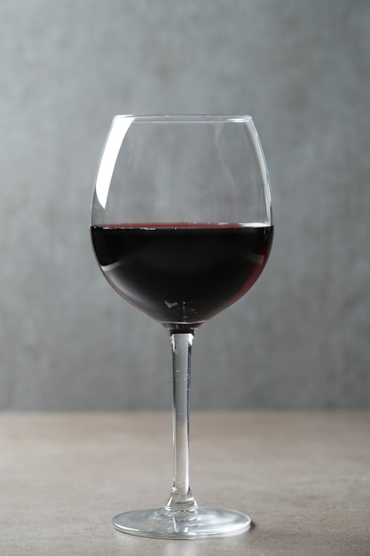 Free photo red wine in glass