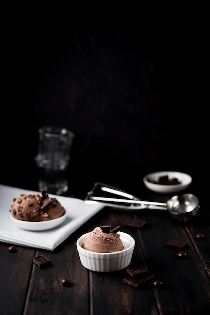 상쾌한 초콜릿 아이스크림