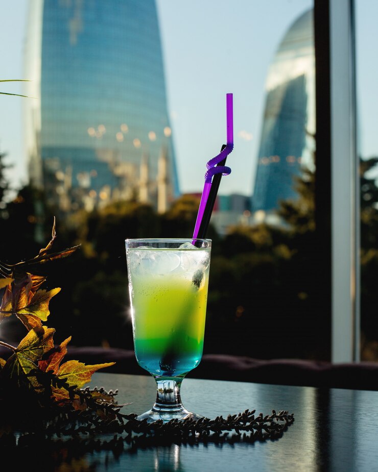 Free Photo refreshing cocktail with ice cubes