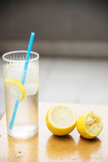 Free photo refreshing lemonade