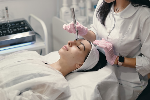 Rejuvenating facial treatment