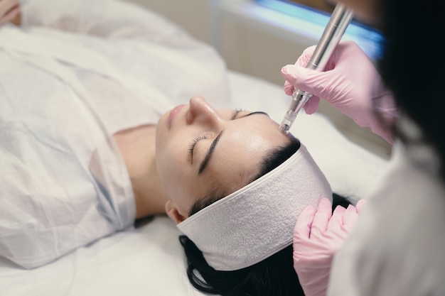 Rejuvenating facial treatment