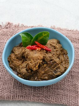 Rendang rendang dagingsapiビーフシチューパダンインドネシアの伝統的な料理