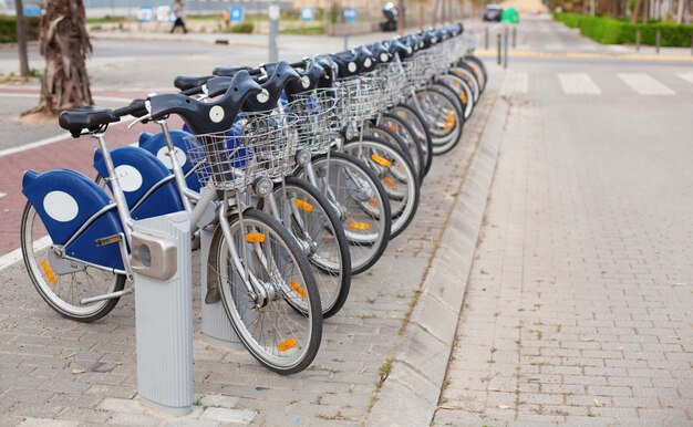 無料写真 都市の自転車をレンタル