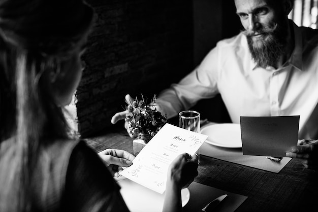 Foto gratuita ristorante che raffredda il concetto riservato di stile di vita di classe