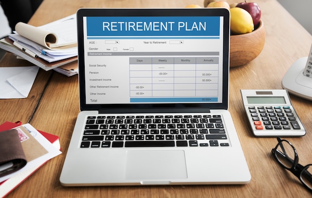 Foto gratuita piano di pensionamento forma investimento senior adult concept