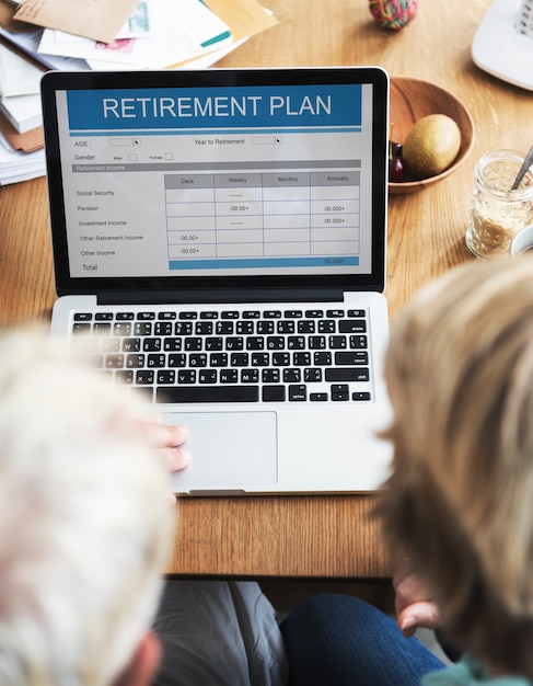 Piano di pensionamento forma investimento senior adult concept