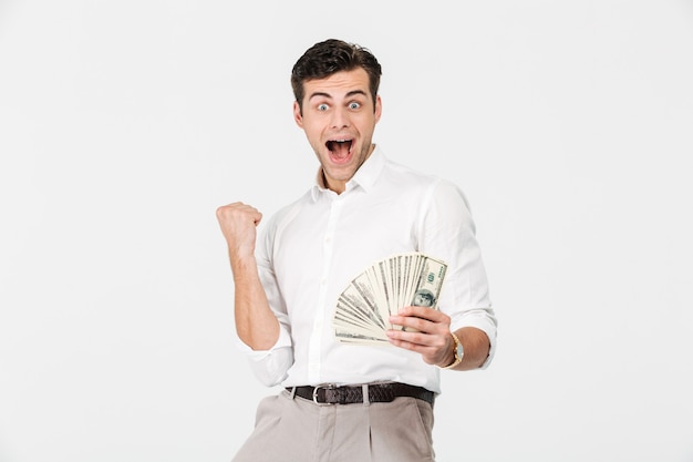 Retrato de um homem feliz e alegre