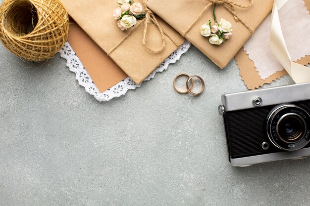 レトロなカメラコピースペース結婚式の美しさの概念